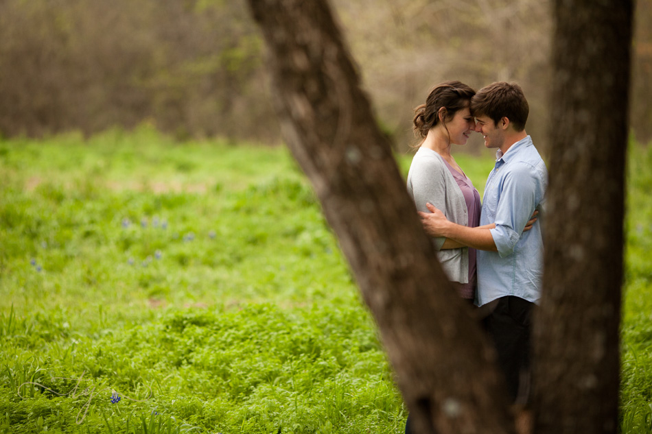 engagement photos at cedar hill state park in tx
